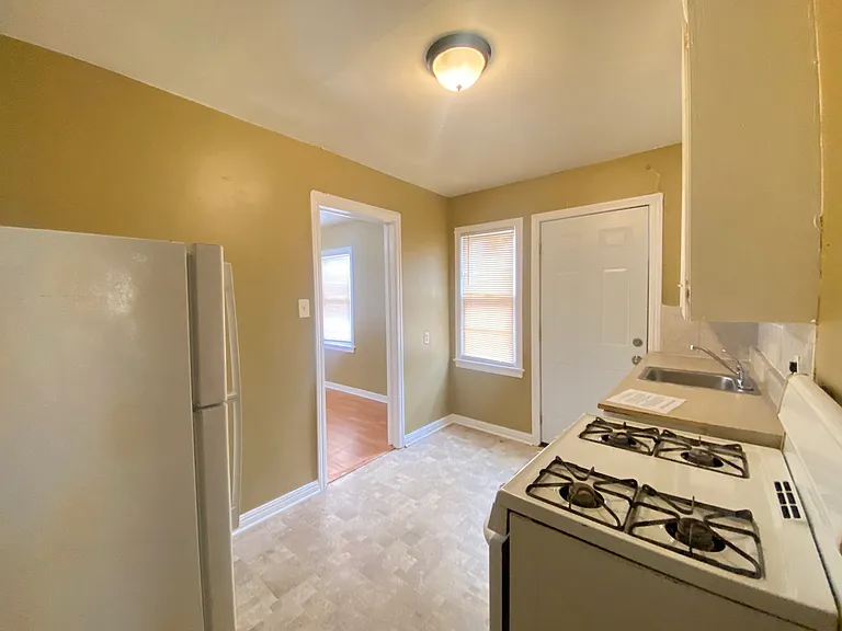 114 SE 40th St #114 — Photo 11