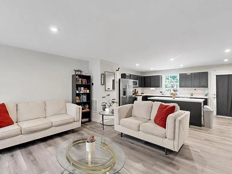 385 Galena Rd — Photo 3