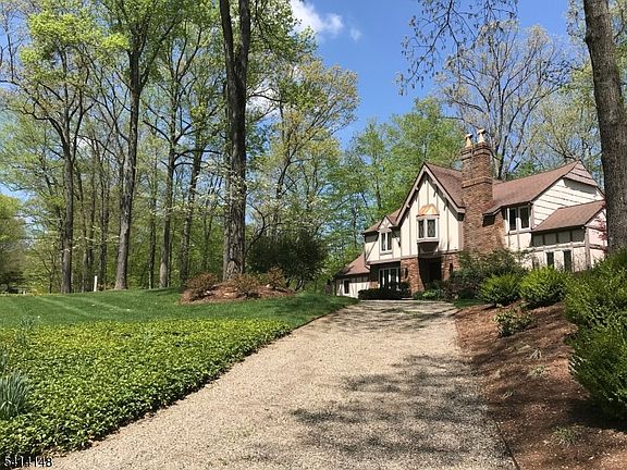 2nd image of 2 Forest View Dr