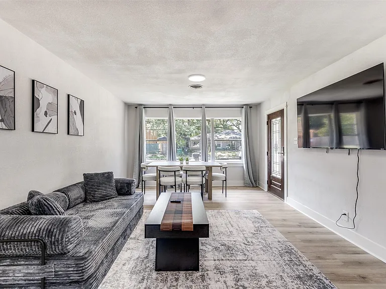 4034 Woodfin St — Photo 1