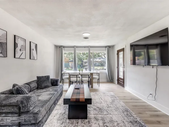 4034 Woodfin St, Houston, TX 77025