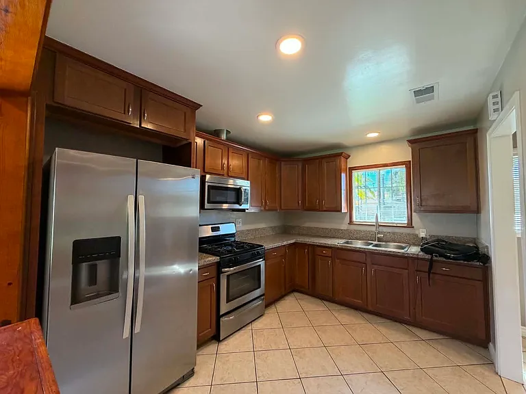 722 S Citron St — Photo 4