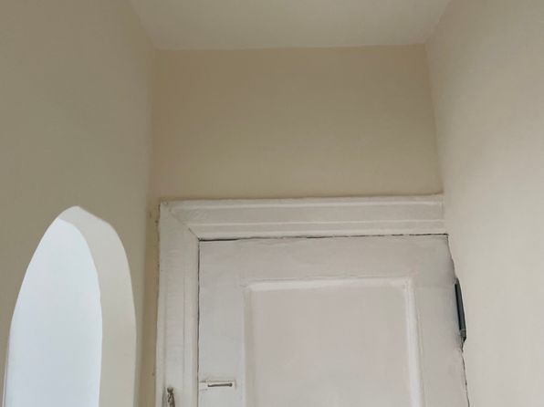 2066 E 15th St APT 3B