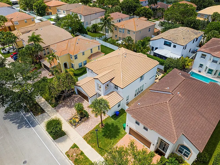 15699 SW 54th Ct — Photo 4