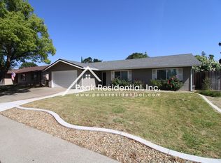 8705 Valley Oak Ln, Elk Grove, CA 95624