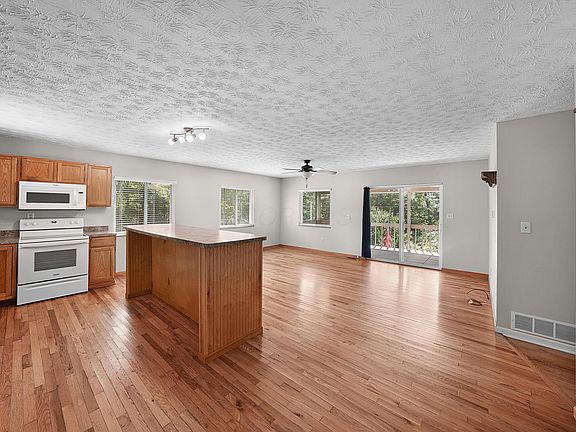 5th image of 24661 Pole Ridge Rd