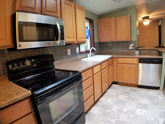 3rd image of 2359 Komichan Ln NW
