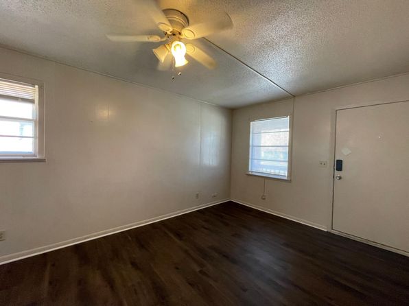 3512 S Lynn St APT A