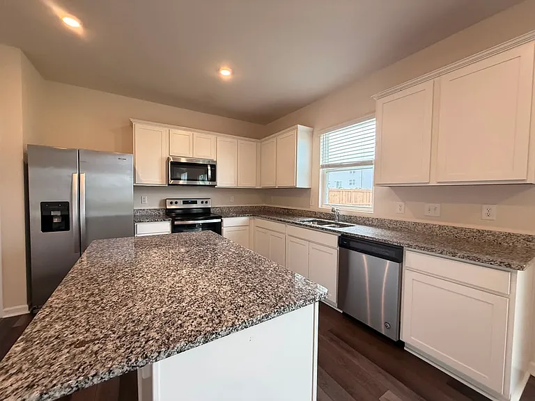 3520 Pinnacle Peak Dr — Photo 3