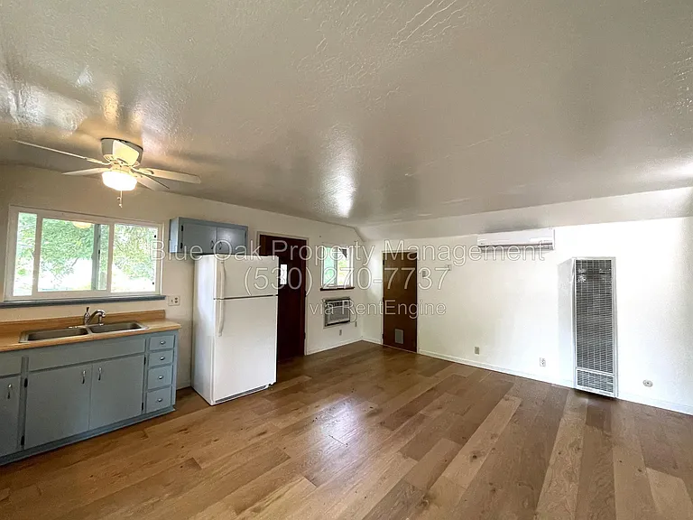 1021 Alder St #B — Photo 3