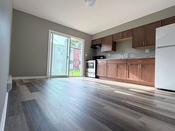 3rd image of 2902 31st St APT 5