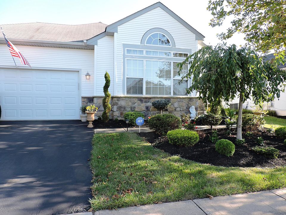 1st image of 49 Dante Dr