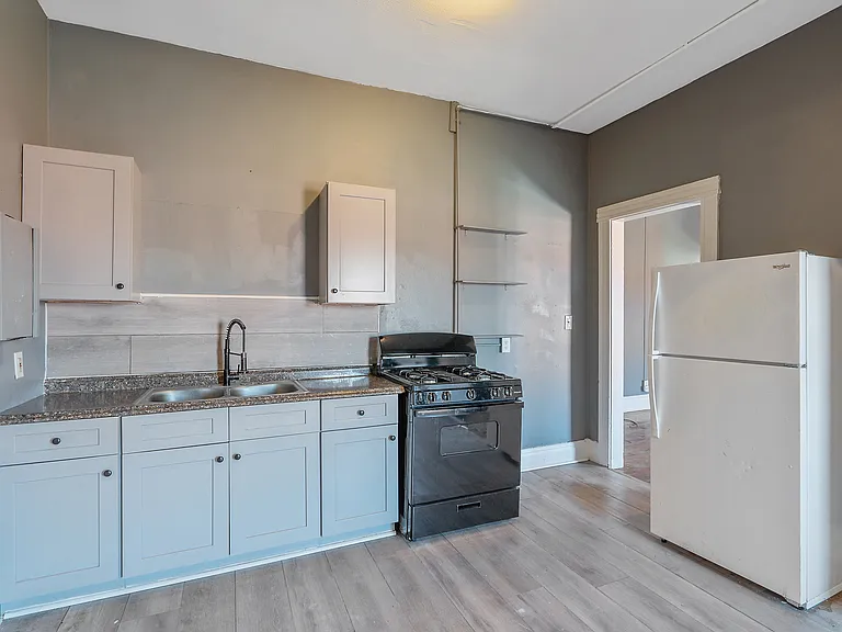 315 N Salina St #22 — Photo 11