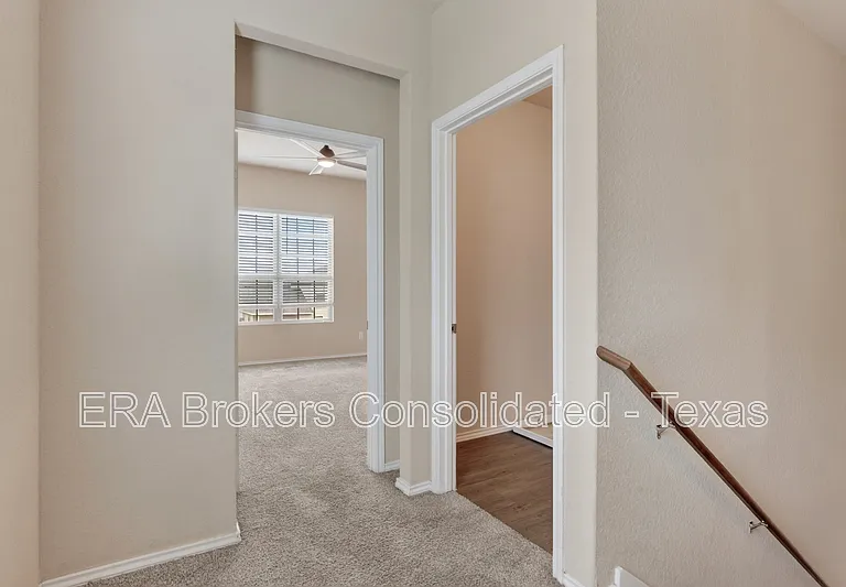10610 Green Lake Dr — Photo 10
