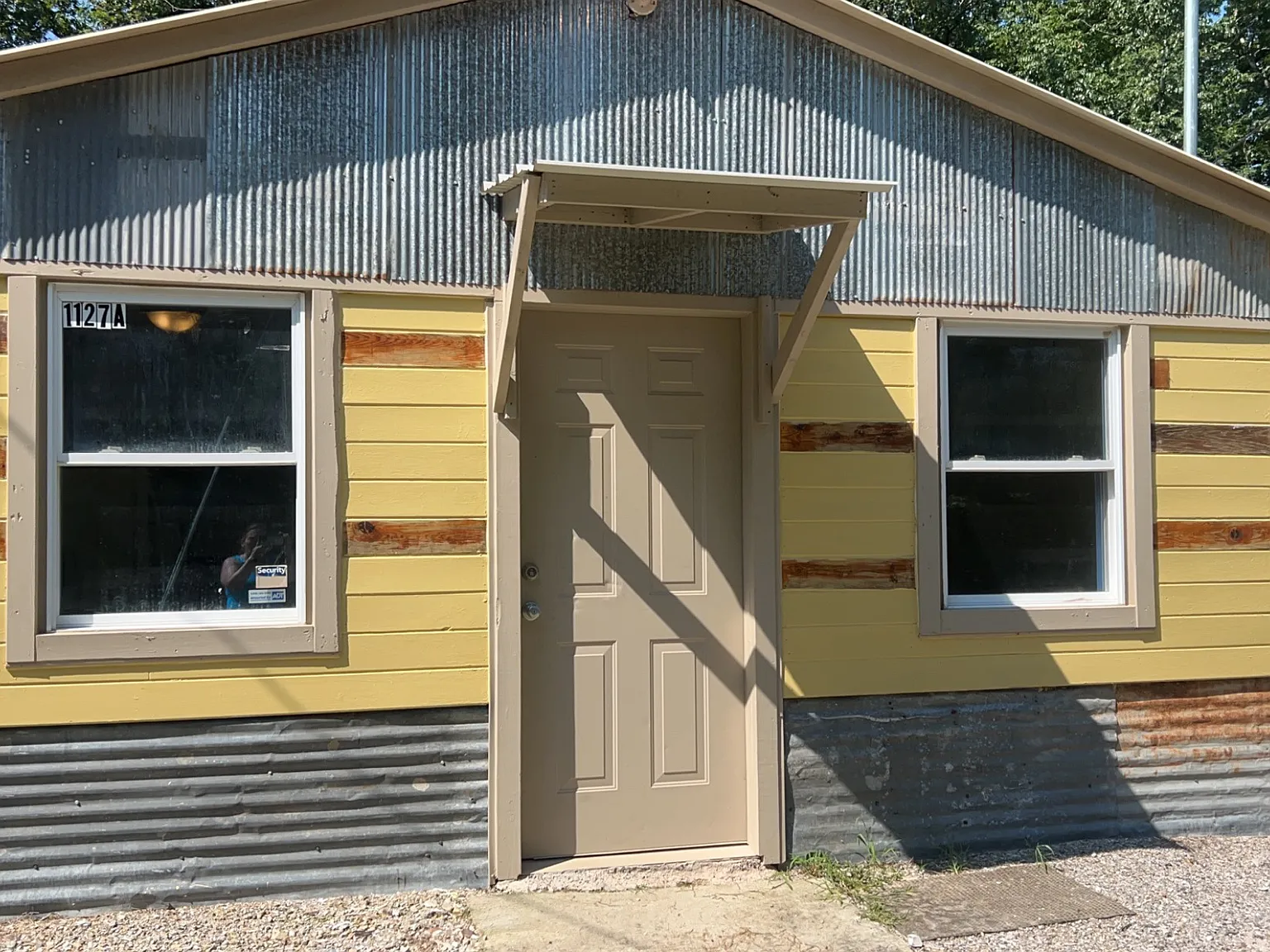 1127 Akers Rd — Photo 1