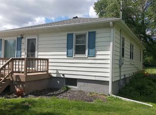 536 W Donald St, Waterloo, IA 50703