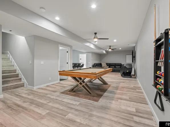 118 Castle Pine Dr, Papillion, NE 68133