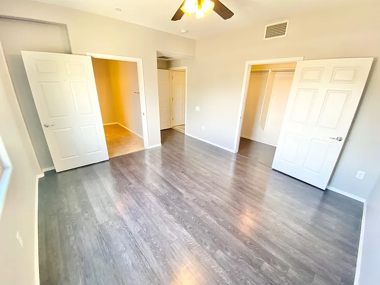 6868 Sky Pointe Dr #1035 — Photo 16