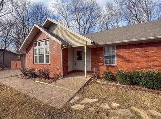 13778 Apple Ln, Rogers, AR 72756