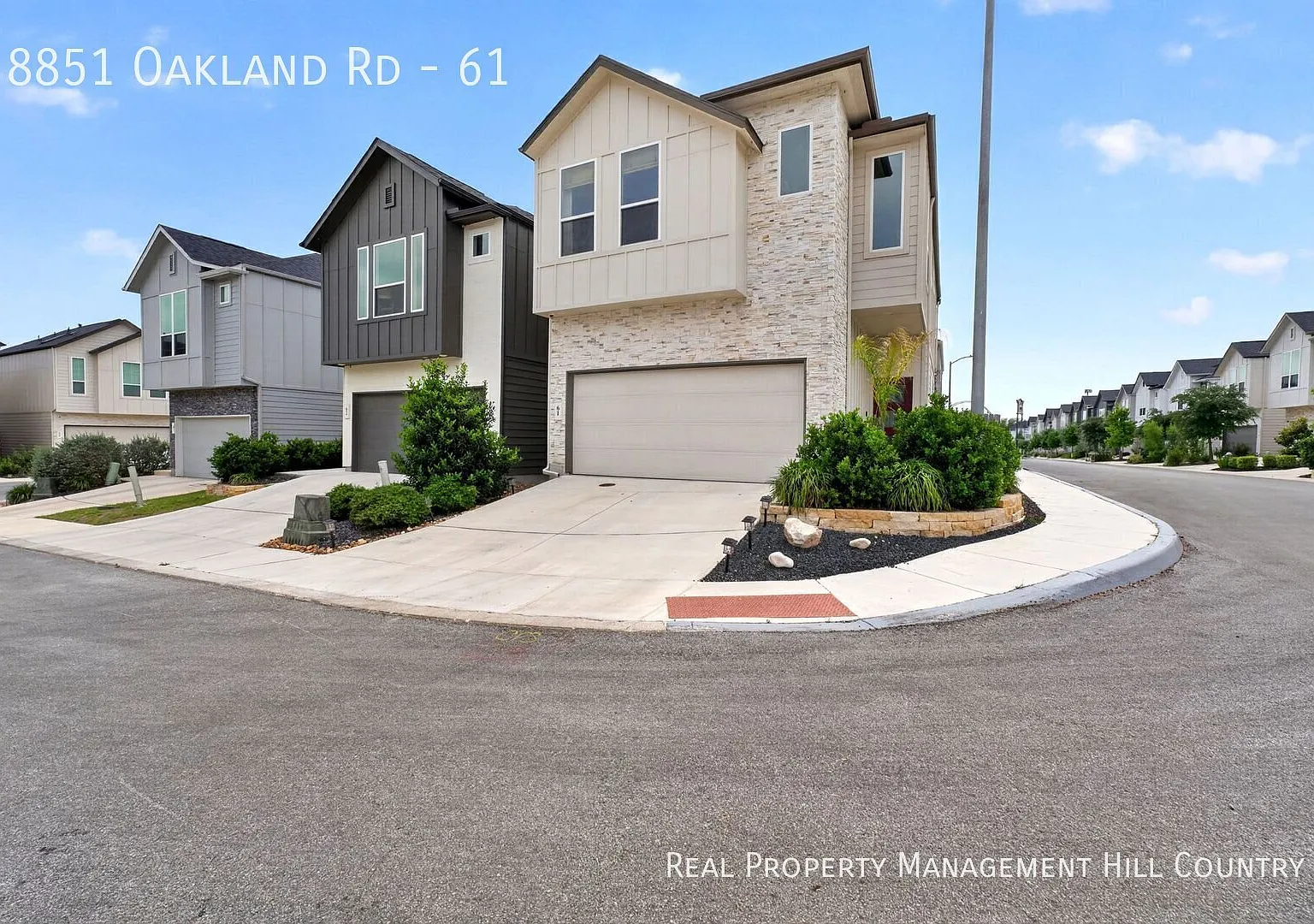 Gated community, 2 story townhome by Med center — Photo 3
