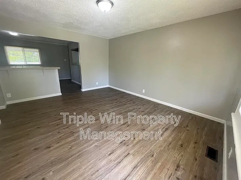 2415 Stoney End Ct — Photo 9