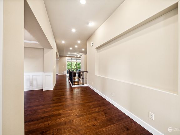 3rd image of 13419 185th Avenue Ct E