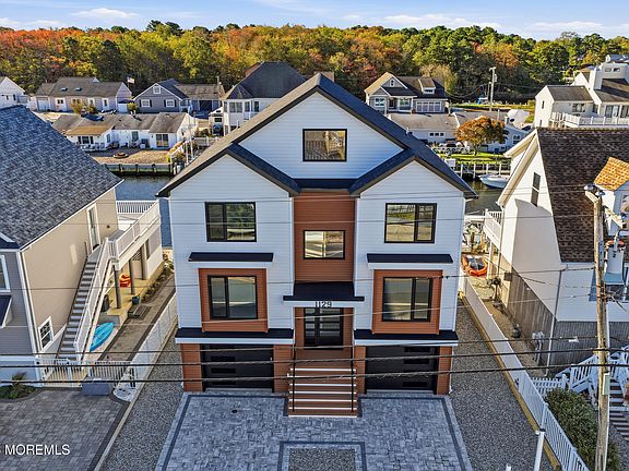3rd image of 1129 Beach Boulevard