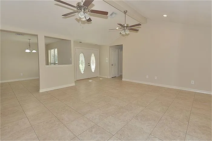 81 Yewleaf Dr — Photo 4