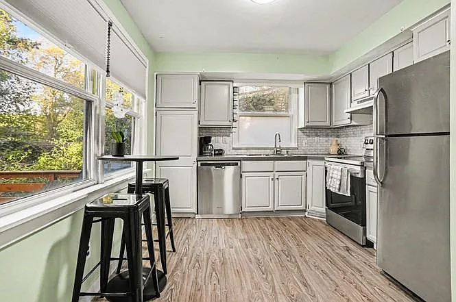 3 bed, 1.5 bath, 1260 sqft, $1,050 — Photo 4