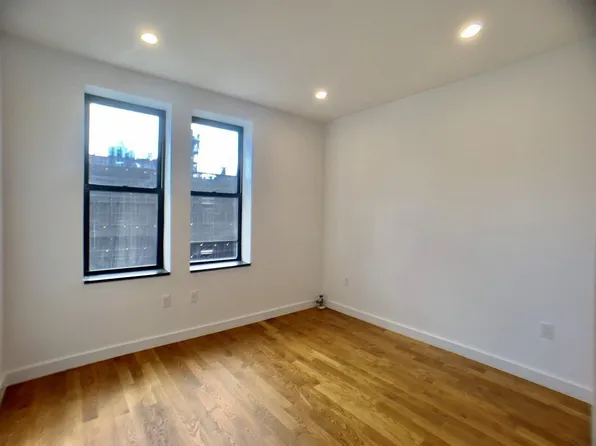 3971 Gouverneur Avenue image 4 of 11