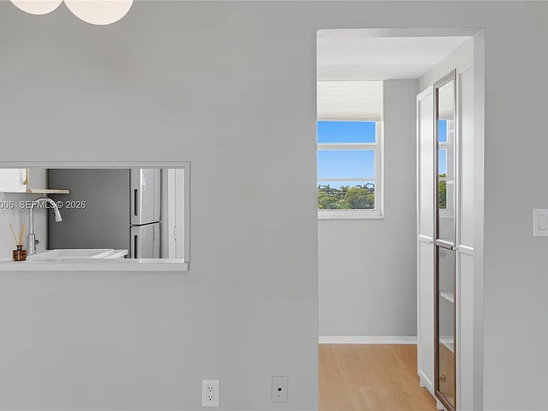 2851 Leonard Dr #J402 — Photo 8