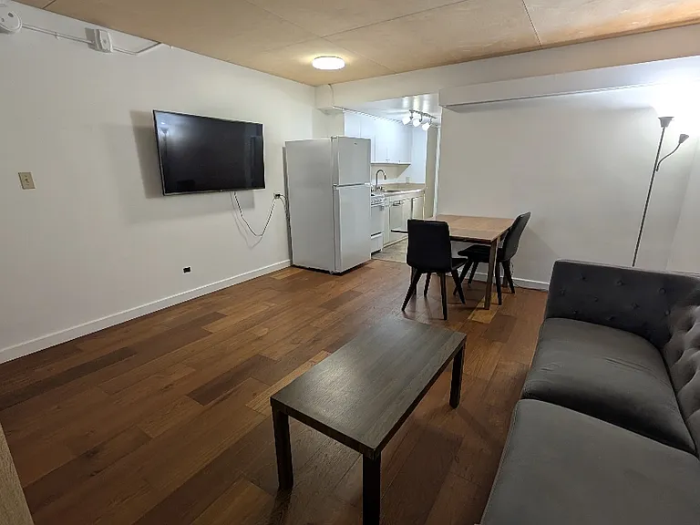 1550 Rycroft St #105 — Photo 3