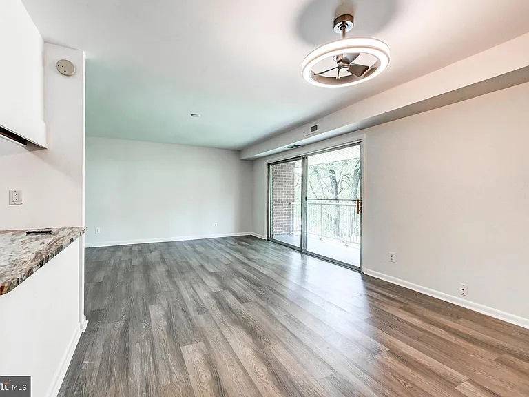 101 Fitz Ct #201 — Photo 7