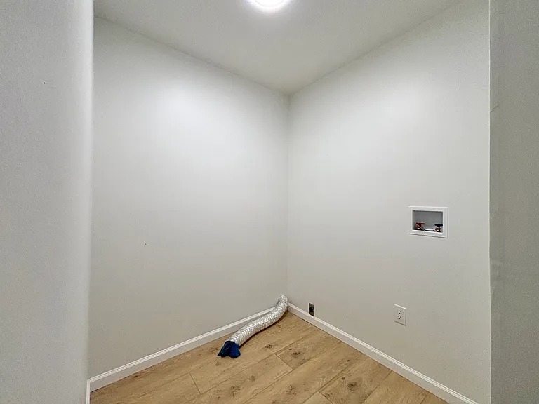 453 Briggs Cir #B — Photo 8