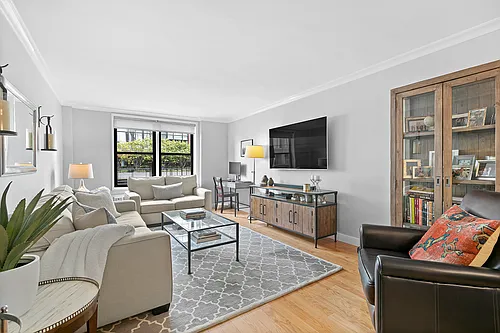 165 Christopher St Photo 1