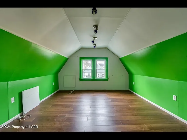 433 Elm Ave — Photo 16