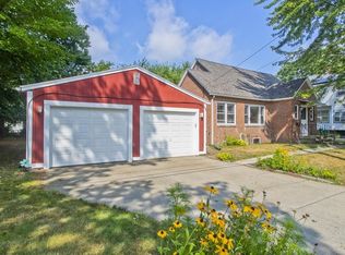 176 Monrovia St, Springfield, MA 01104