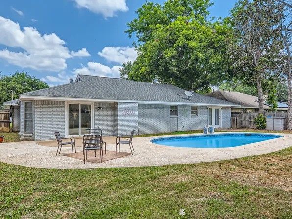 1308 Ashbury Dr, Arlington, TX 76015