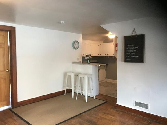 4th image of 906 Narcissus Dr