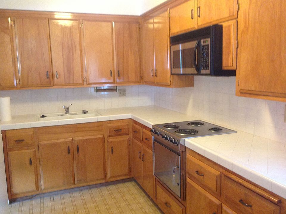 Roomy kitchen