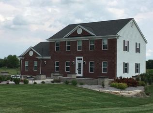 232 Crooked Stick Pass, North Prairie, WI 53153