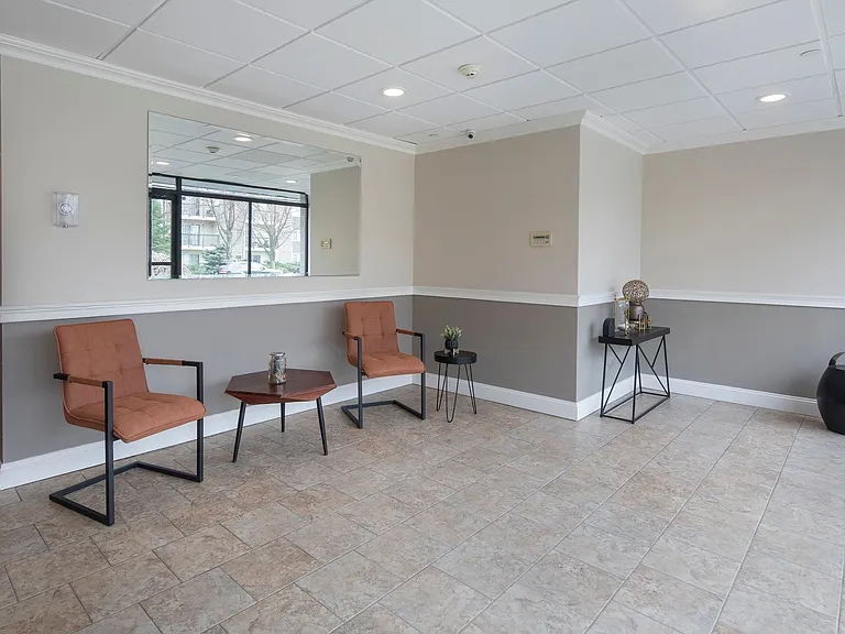 30 Euclid Ave — Photo 11