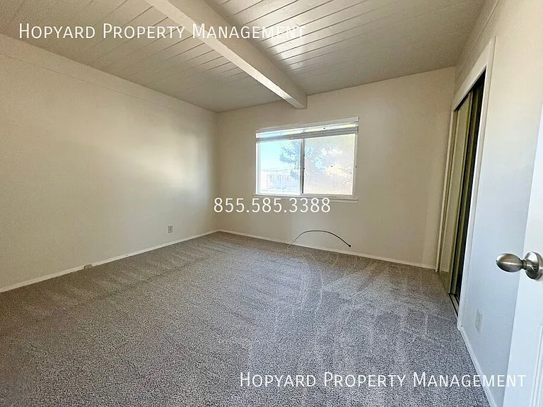 1042 Williams St — Photo 4
