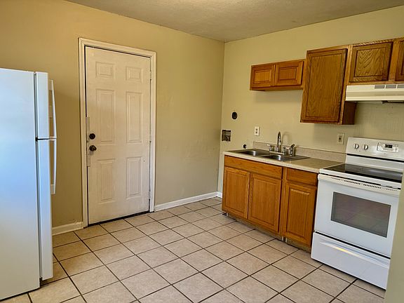 3rd image of 2131 Evans Ave NW