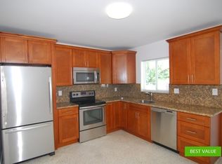 909 NE 2nd St, Hallandale Beach, FL 33009