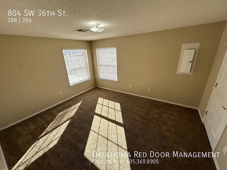 804 SW 36th St — Photo 4