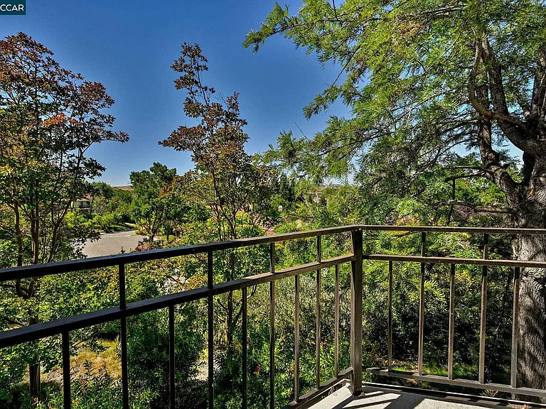5012 Lakeview Dr #201 — Photo 10