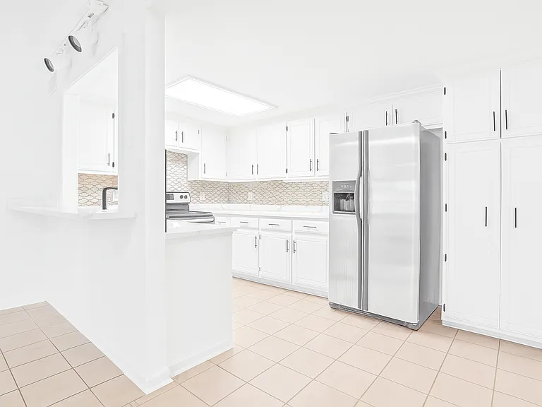 200 River Oaks Dr #112 — Photo 8