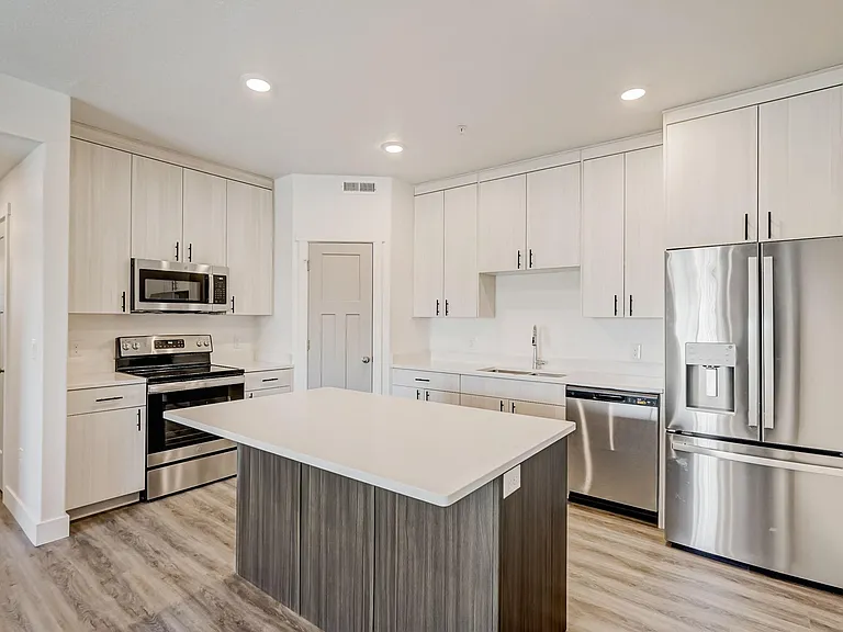 South Ridge Apartments — Photo 18
