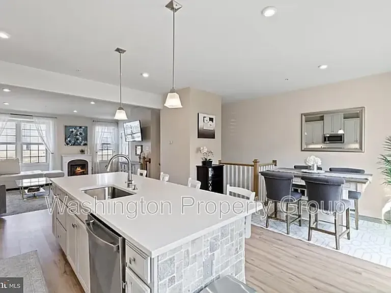 10603 Brewerton Ln — Photo 22